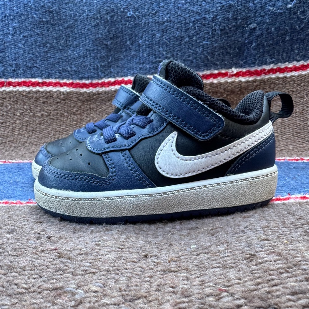 Nike Kids Sneakers - Navy and White